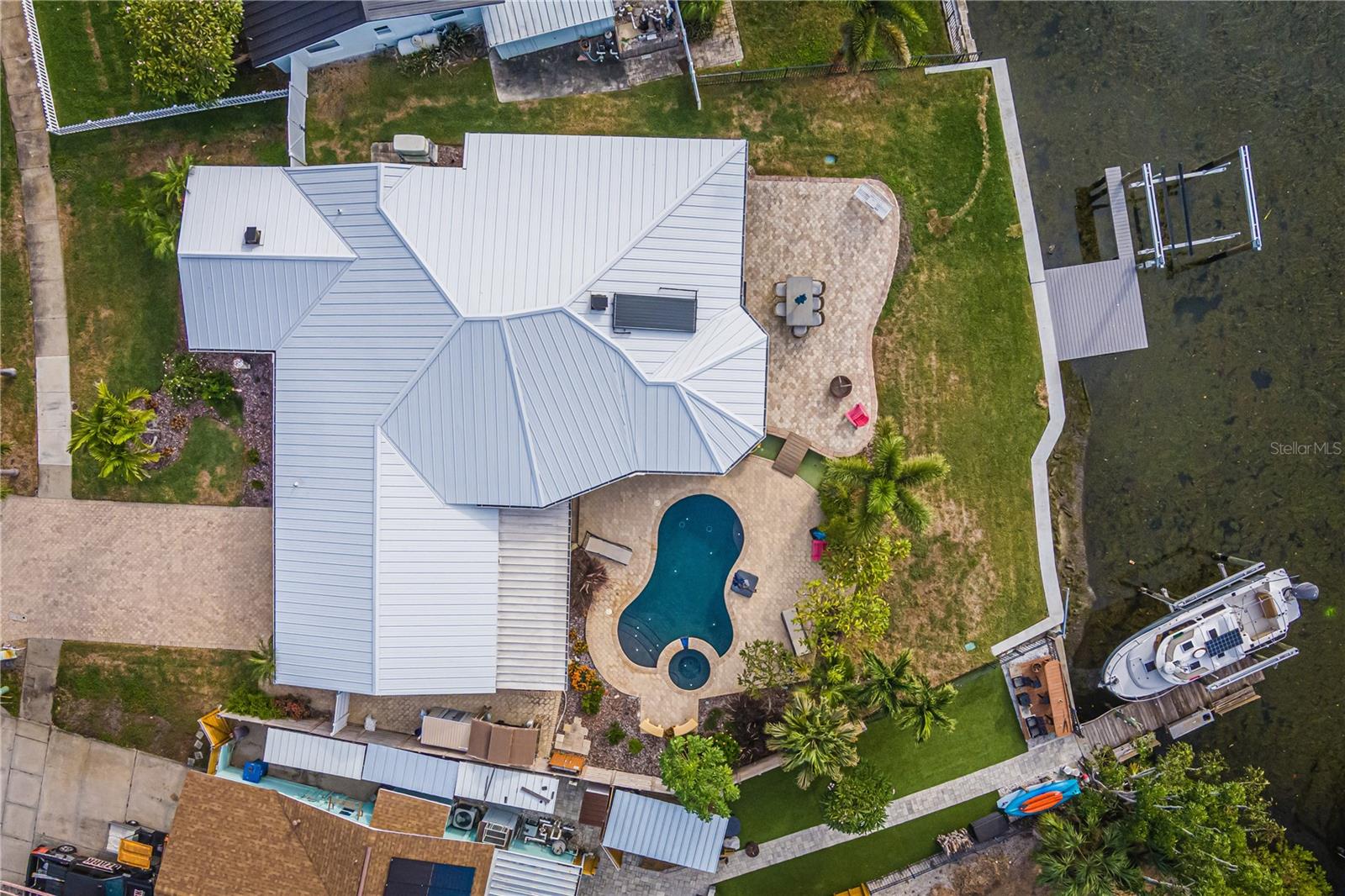 510 LEWIS BOULEVARD SE