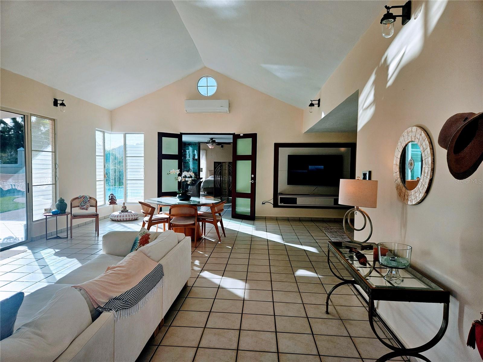 URB SABANERA DEL RIO - Residential