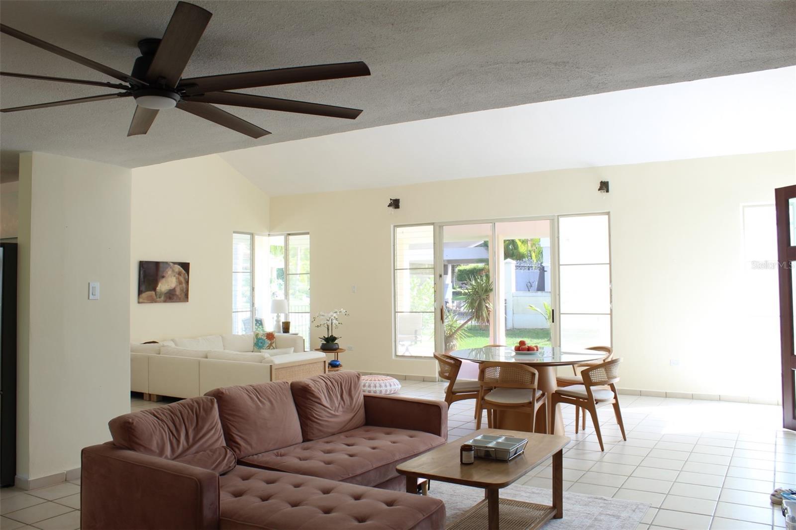 URB SABANERA DEL RIO - Residential