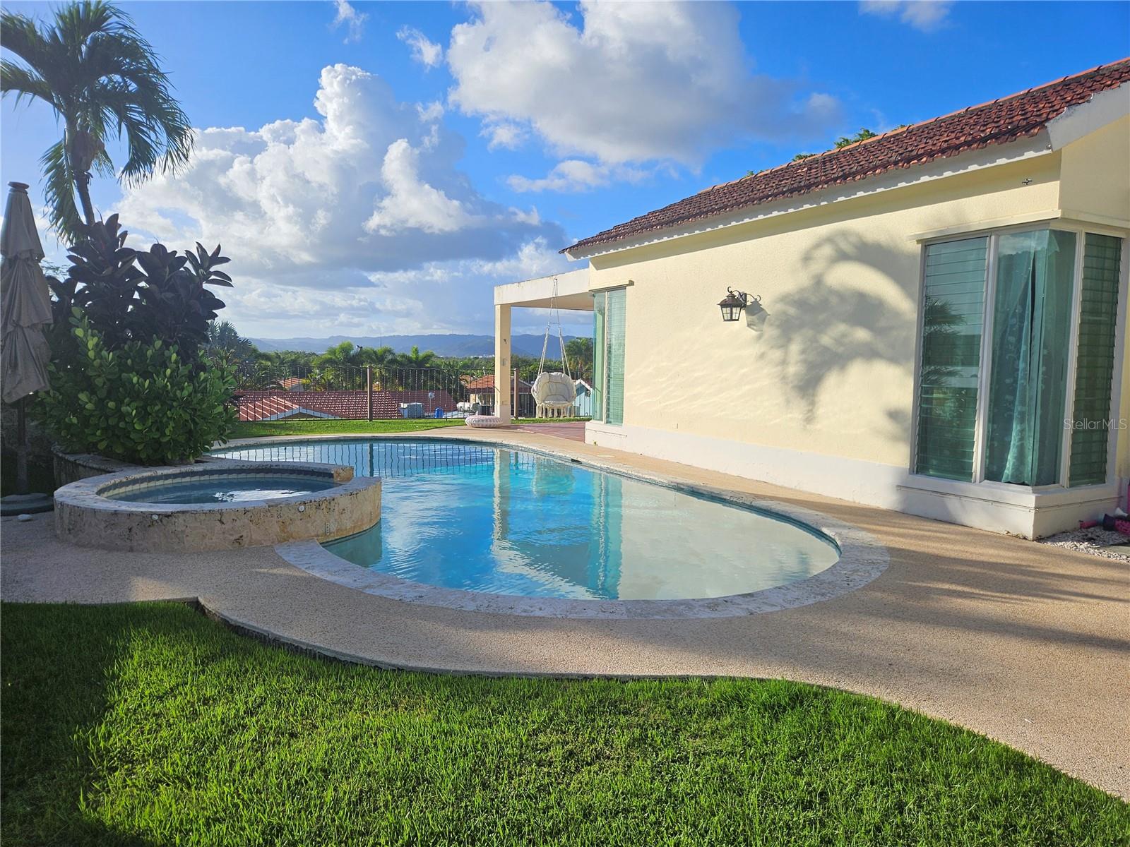 URB SABANERA DEL RIO - Residential