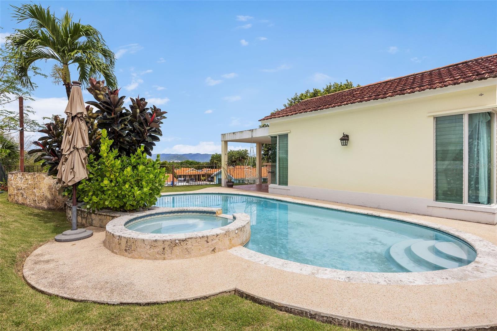 URB SABANERA DEL RIO - Residential