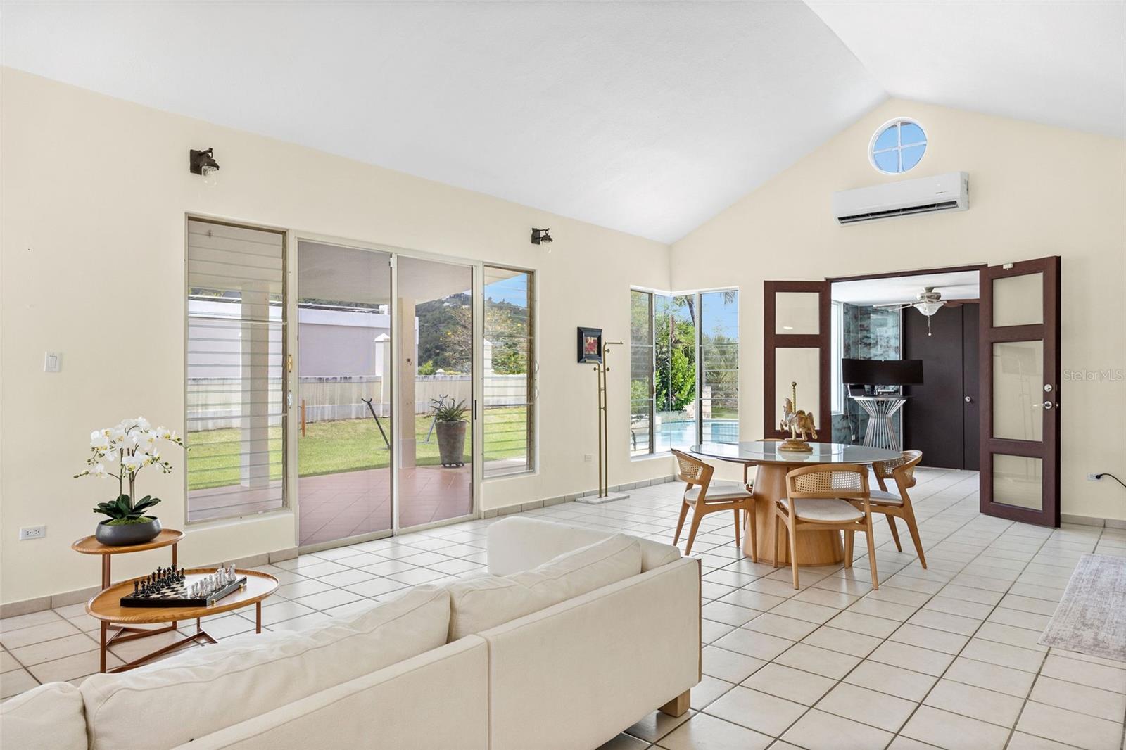 URB SABANERA DEL RIO - Residential