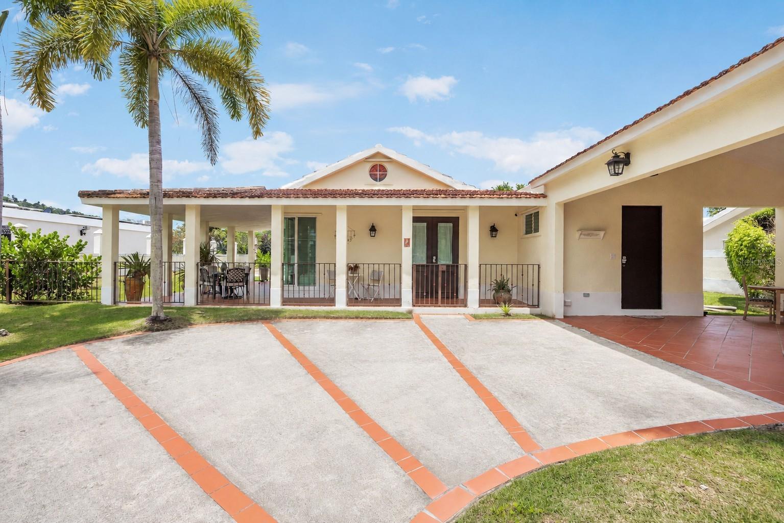 URB SABANERA DEL RIO - Residential