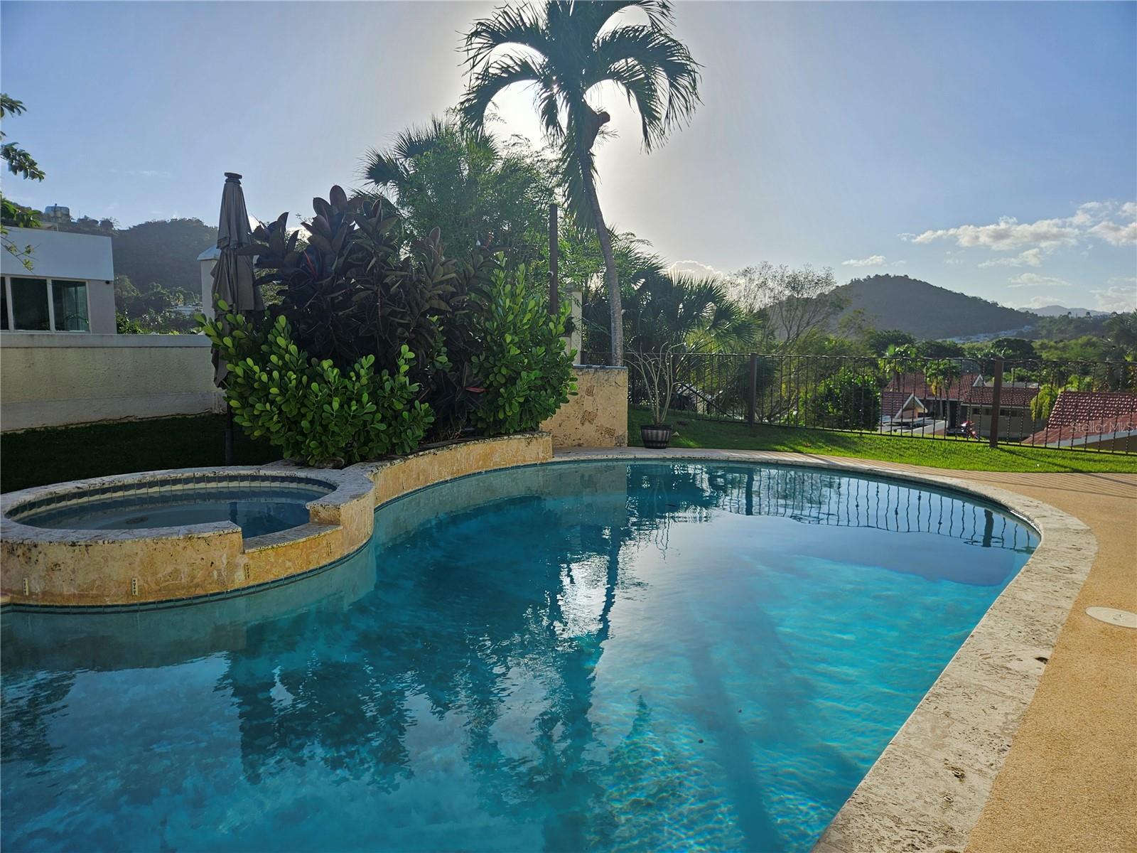 URB SABANERA DEL RIO - Residential