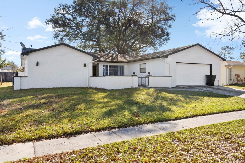 Photo of 621 Ashberry Lane, Altamonte Springs, FL 32714 (MLS # O6404970)