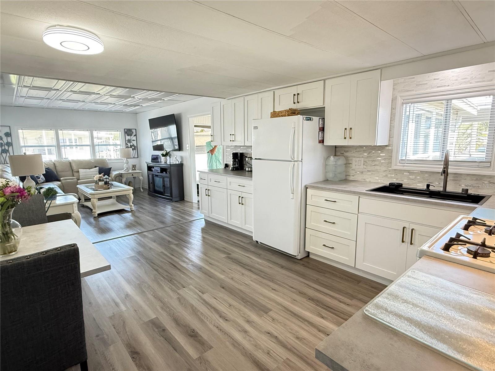 MOBEL AMERICANA MOBILE HOME PARK UNREC - Residential