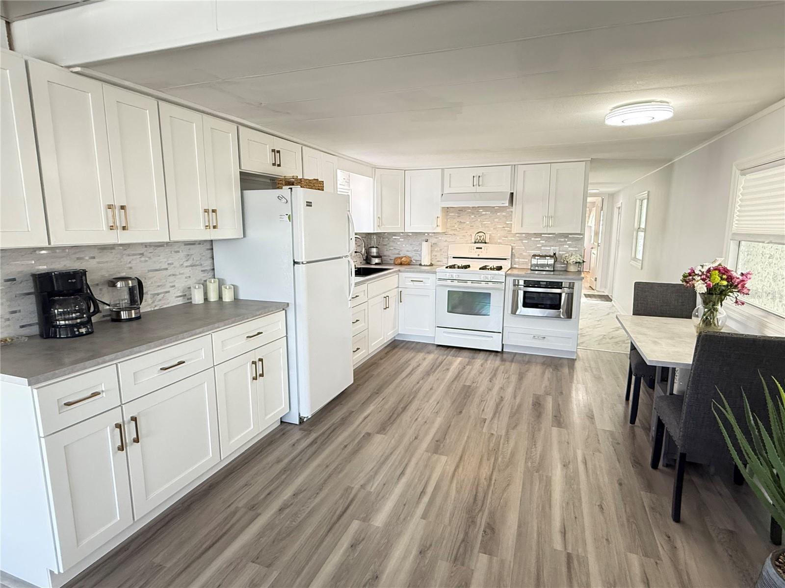 MOBEL AMERICANA MOBILE HOME PARK UNREC - Residential