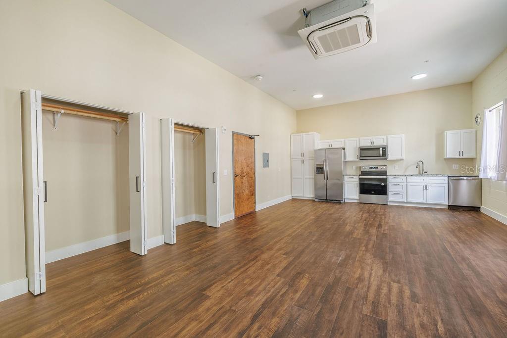 306 W WISCONSIN AVENUE 212