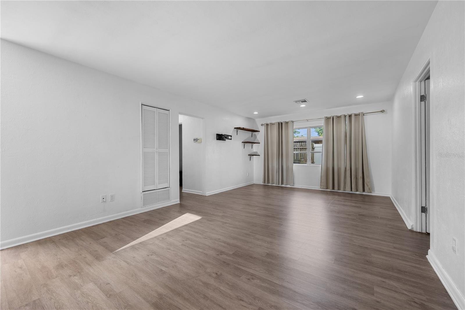 OAKLAND SHORES 3RD ADD REP - Residential