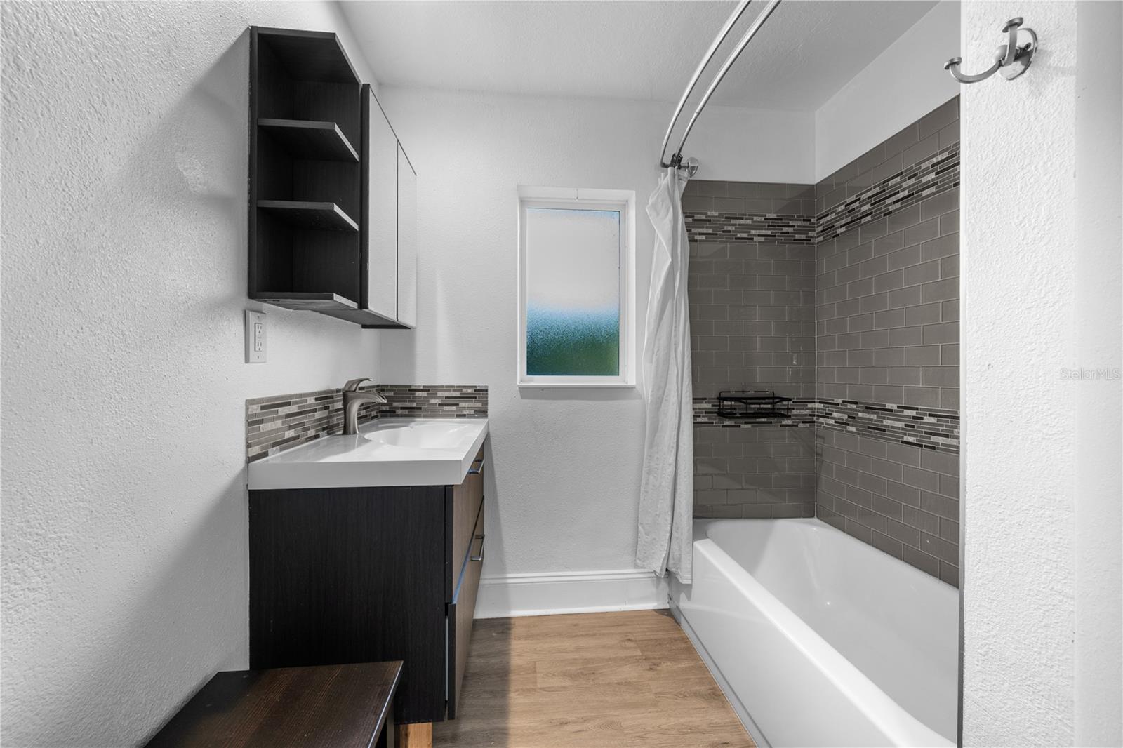 OAKLAND SHORES 3RD ADD REP - Residential