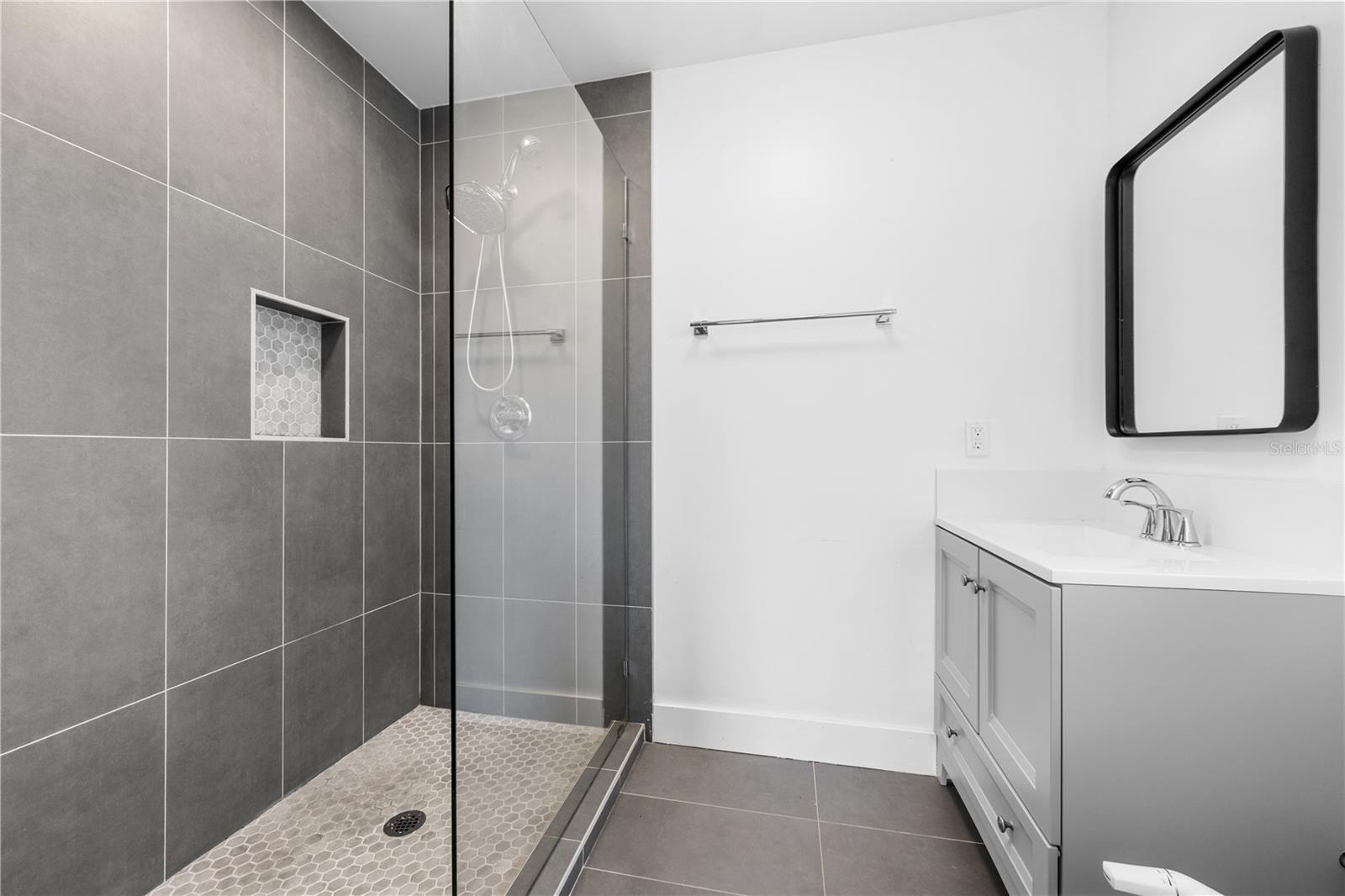 OAKLAND SHORES 3RD ADD REP - Residential