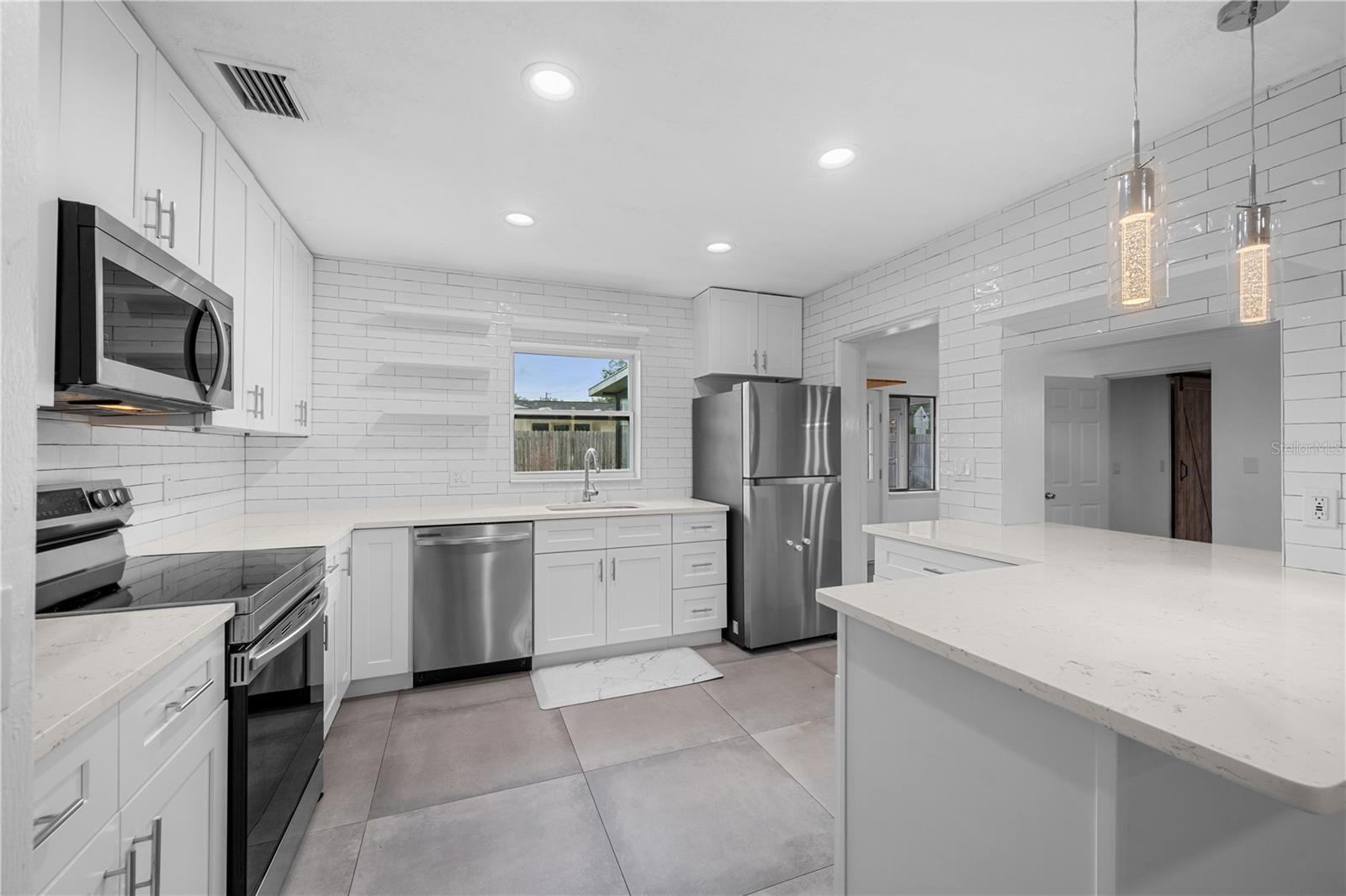 OAKLAND SHORES 3RD ADD REP - Residential