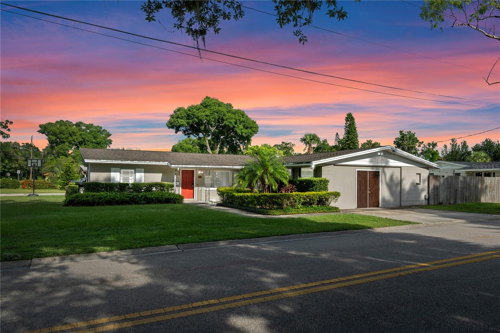 Welcome to Your Family's Next Chapter in Beautiful Maitland!
Nestled in one of Maitland's most sought-after neighborhoods, this fully renovated 3-bedroom, 2-bathroom home offers the perfect blend of
modern comfort and timeless charm, ideal for families ready to make new memories.
From the moment you step inside, you're greeted by an abundance of natural light and an open, airy layout that instantly feels like home. The heart of the house, the newly renovated kitchen features sleek stone countertops and new appliances, making it perfect for family meals and holiday gatherings.
Step outside to the screened-in patio and picture slow mornings with coffee in hand, or peaceful evenings unwinding from a long day in the
spacious backyard. Whether hosting a barbecue or enjoying a quiet night under the stars, this outdoor space is made for relaxation!
Located just minutes from top-rated schools, grocery stores, dining, and major highways and less than 10 miles from the natural beauty of
Wekiwa Springs State Park. This home offers the convenience you need and the lifestyle you've been dreaming of.
Don't miss this opportunity to plant roots and grow in a home that has it all. Schedule your private tour today and discover the warmth, space, and charm waiting for your family.