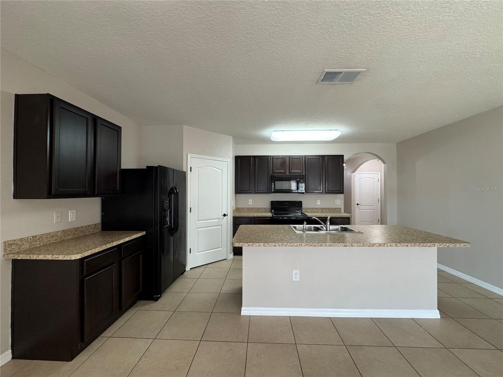 LAKE CUMMINGS ESTATES - Residential