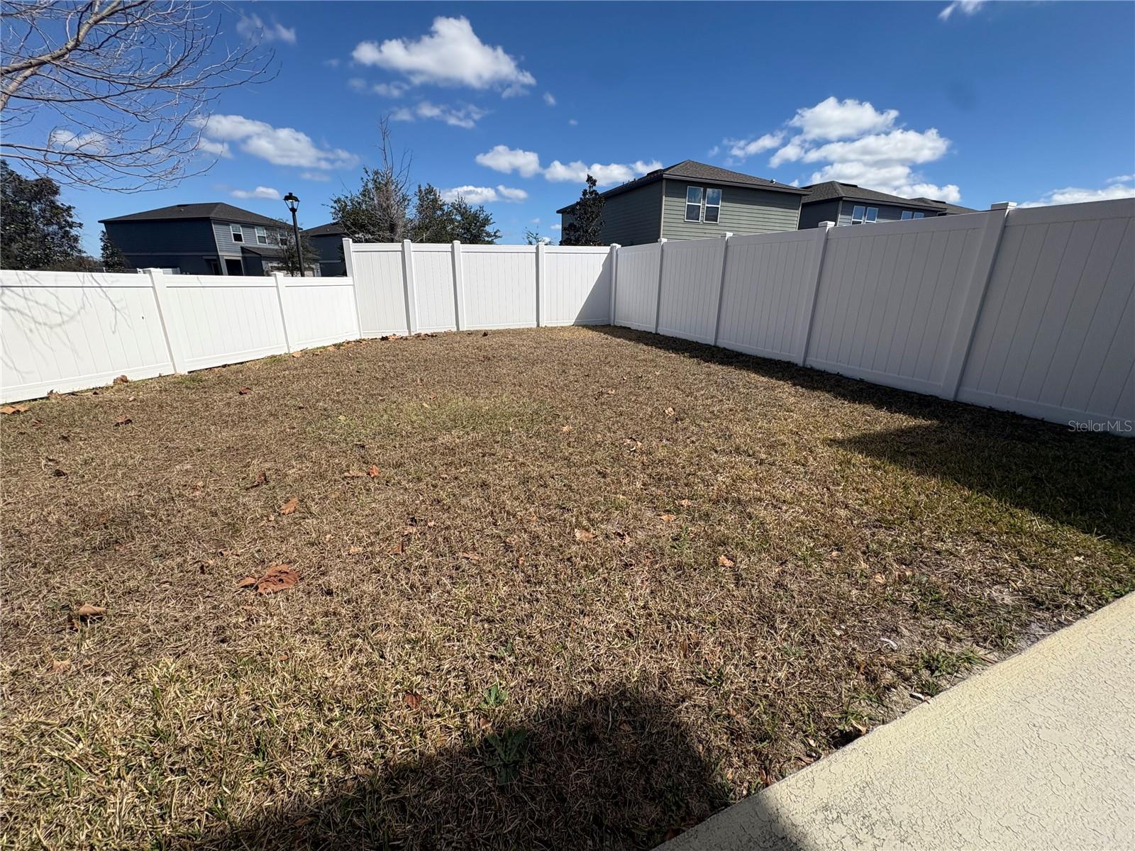 2269 LITCHFIELD LOOP