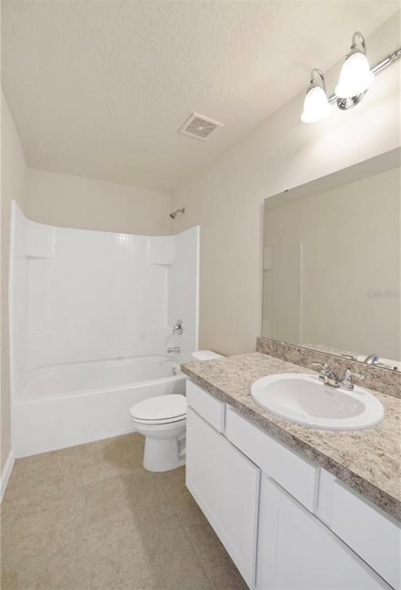 LINCOLN OAKS - Residential Lease