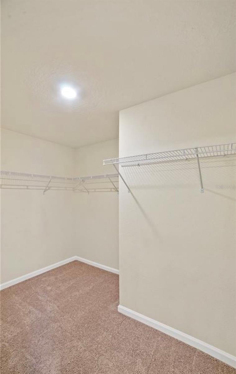 LINCOLN OAKS - Residential Lease