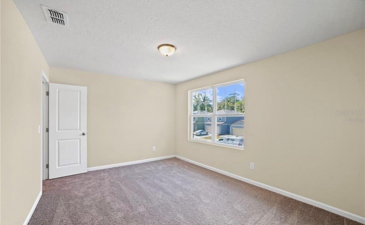 LINCOLN OAKS - Residential Lease