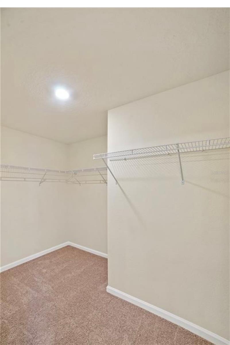 LINCOLN OAKS - Residential Lease