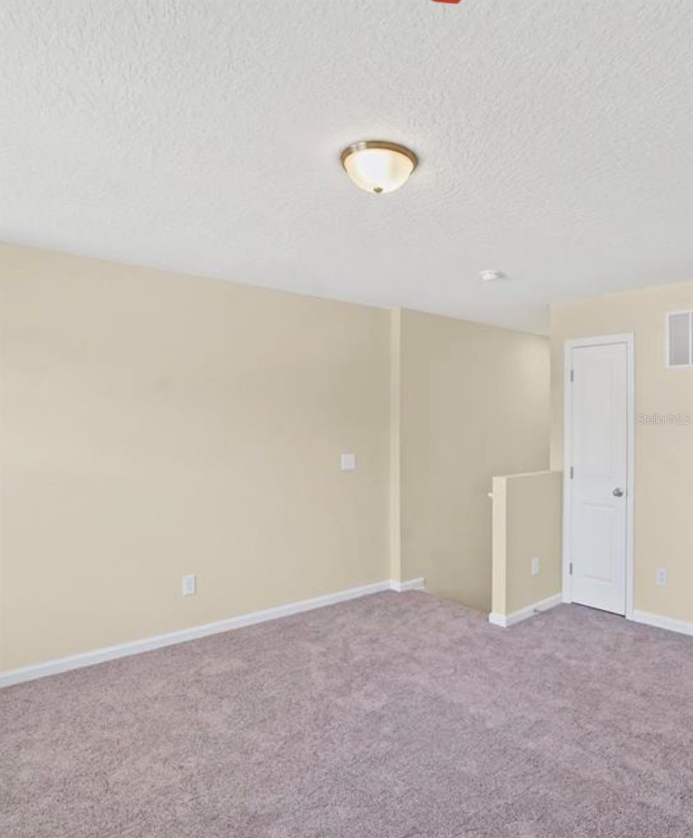 LINCOLN OAKS - Residential Lease