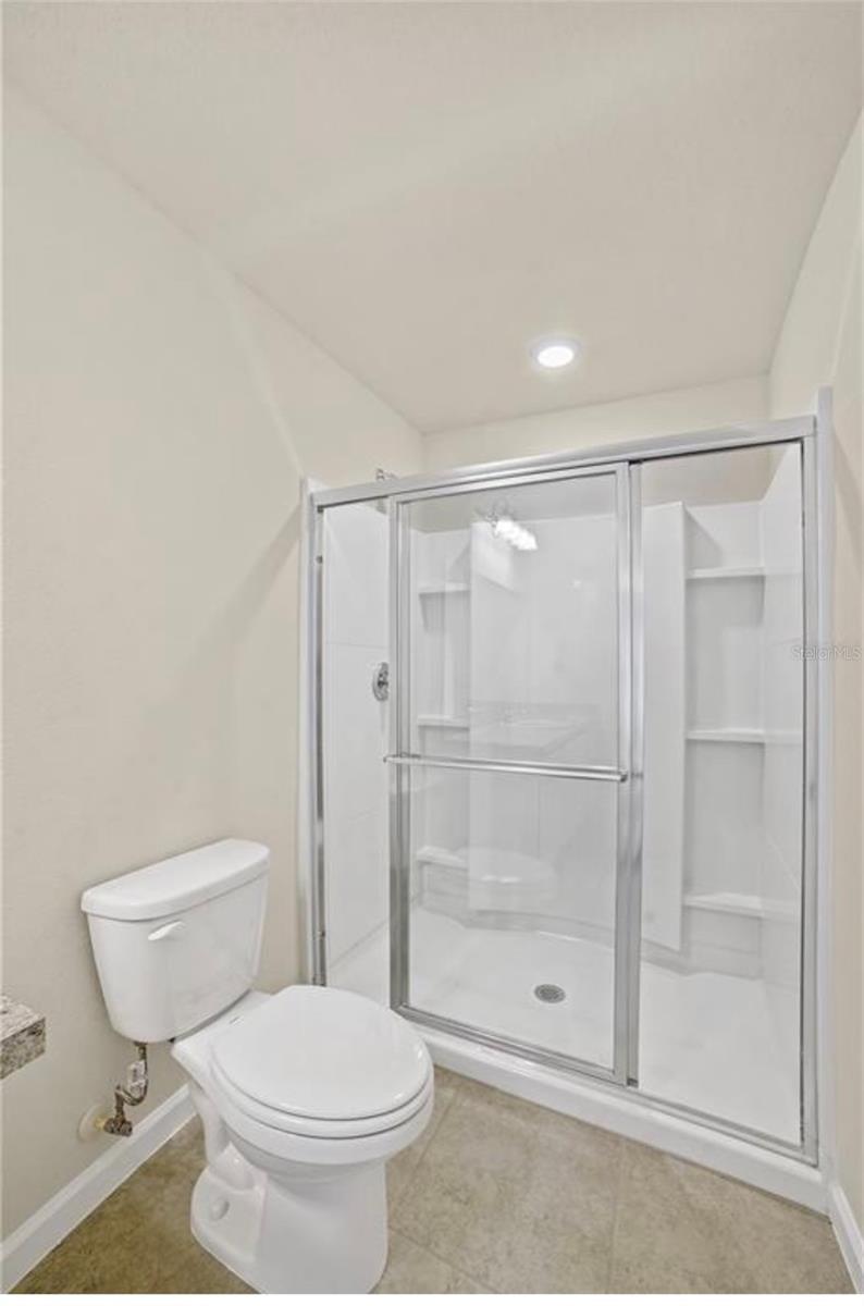 LINCOLN OAKS - Residential Lease