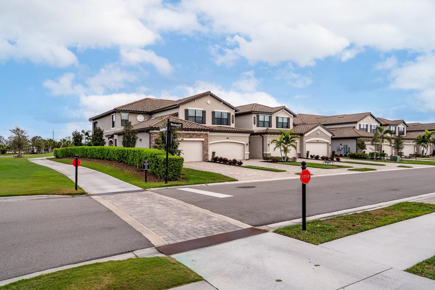 COACH HOMES IV AT LAKEWOOD NATIONAL - Residential