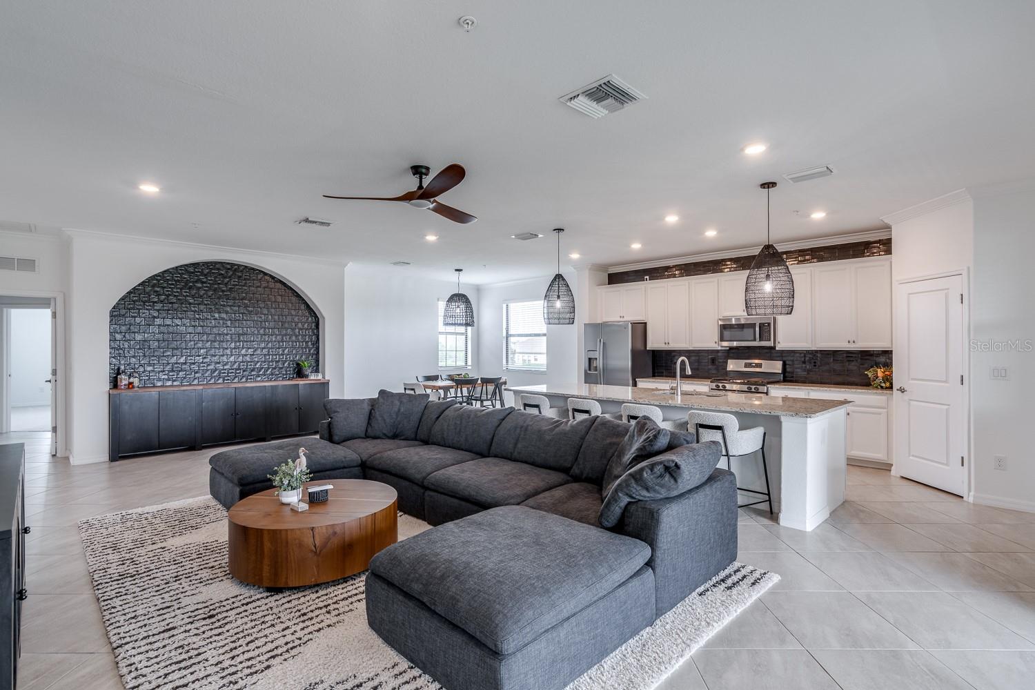 COACH HOMES IV AT LAKEWOOD NATIONAL - Residential