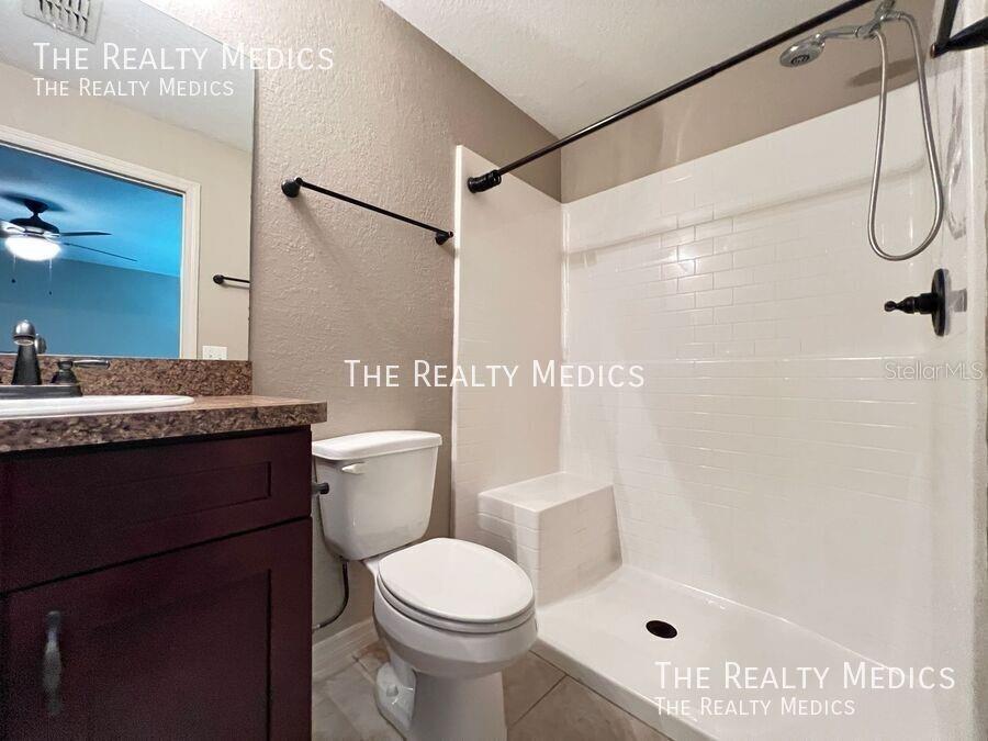 MARION OAKS UN 02 - Residential Lease