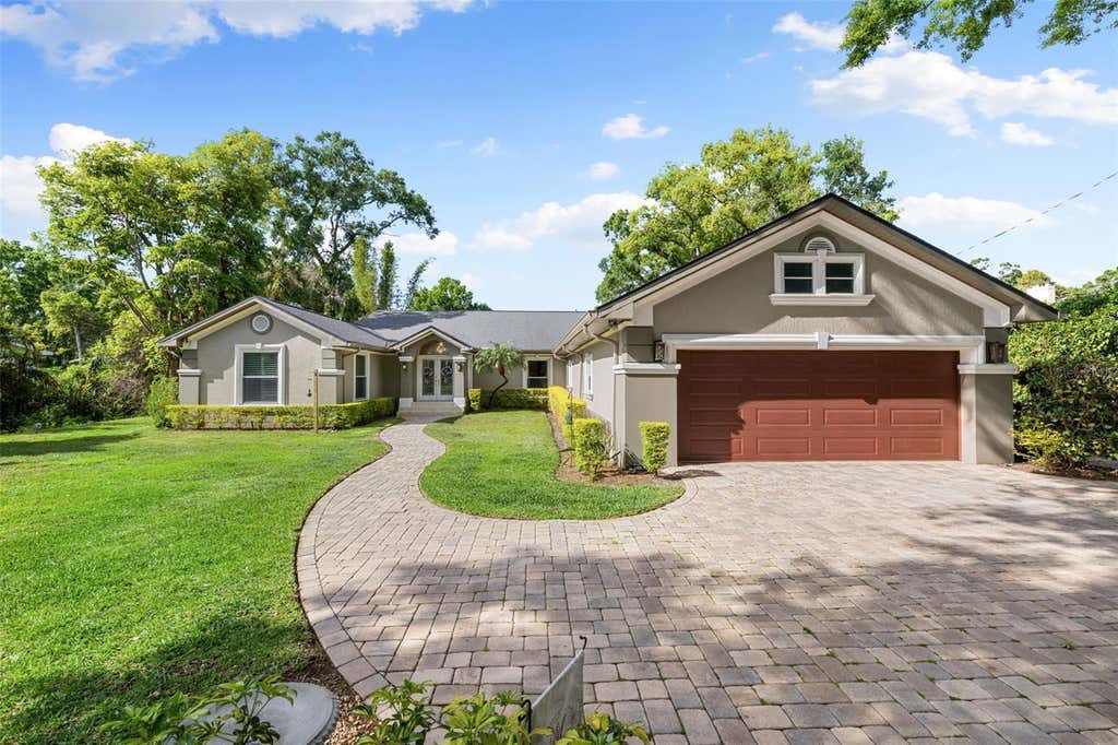 Photo of 3407 W Busch Boulevard, Tampa, FL 33618 (MLS # TB8515221)