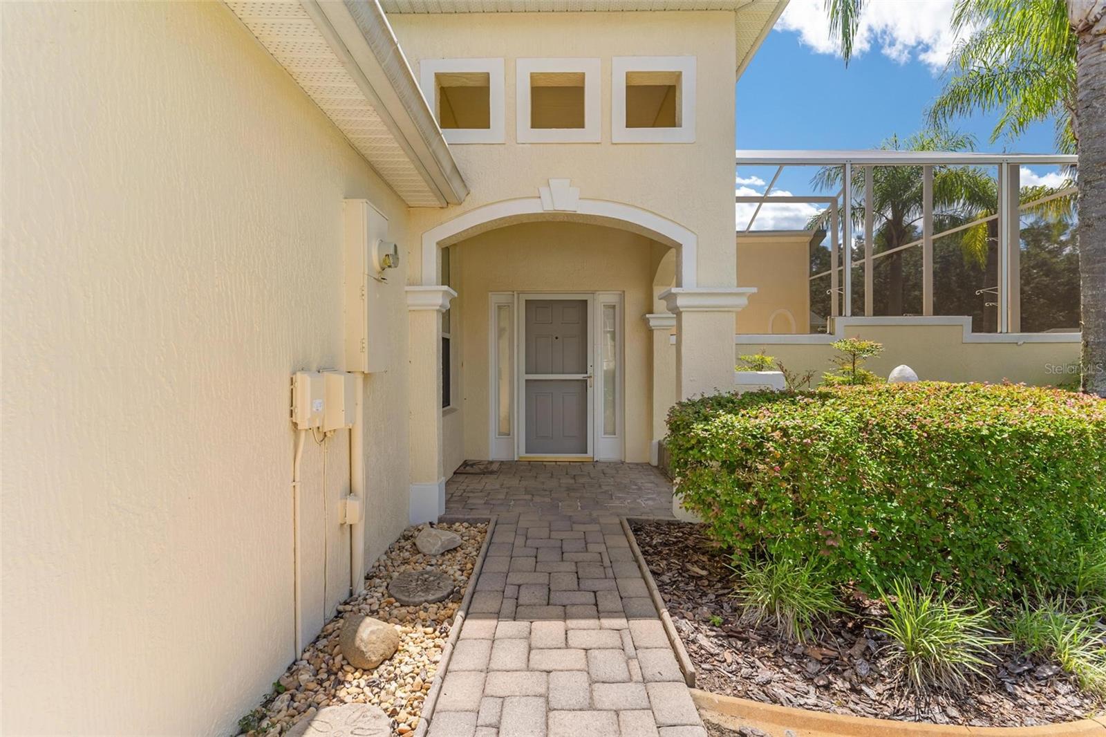 425 GLEN ARBOR LANE