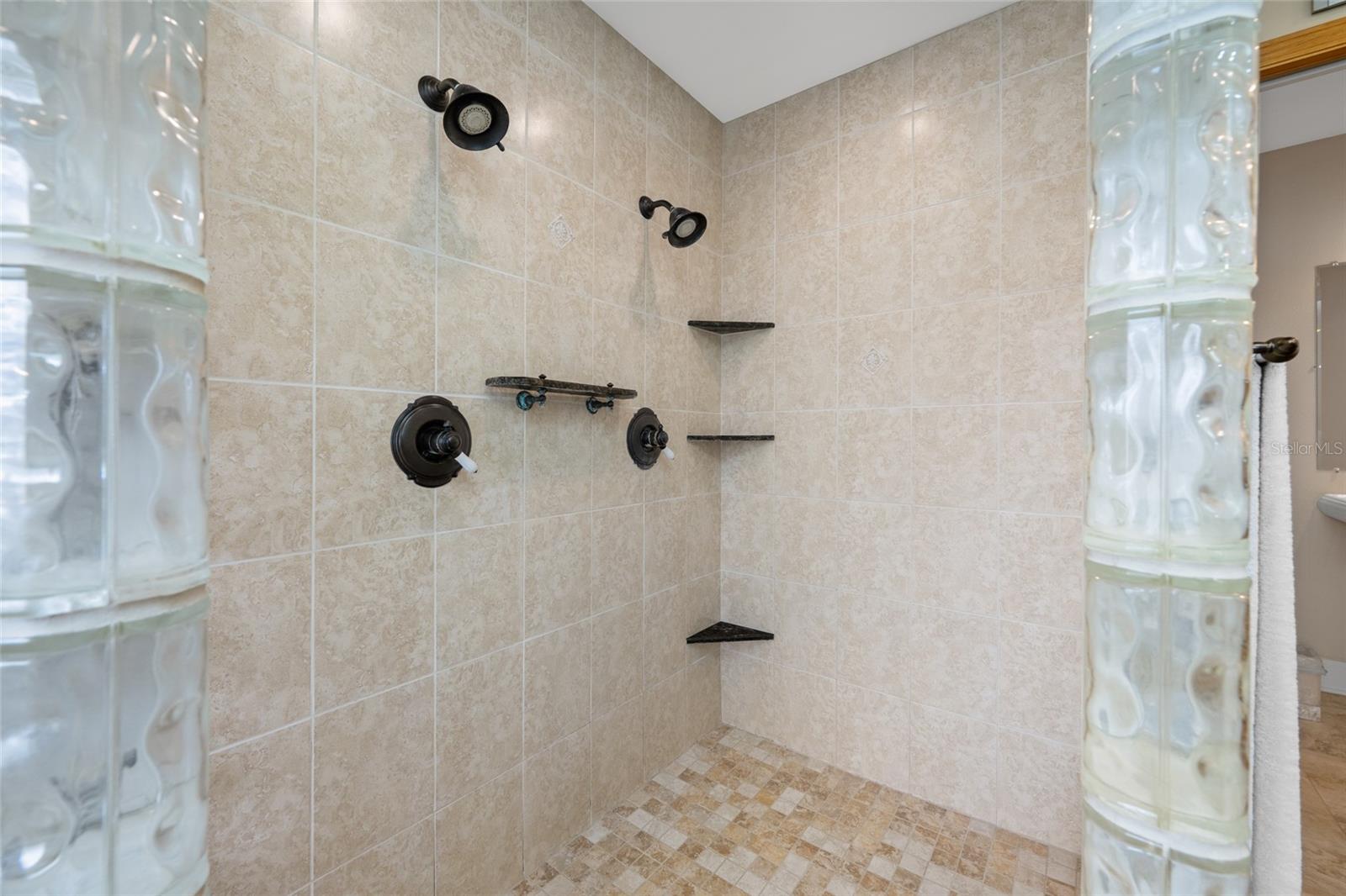 RIVER OAKS SUB - Residential