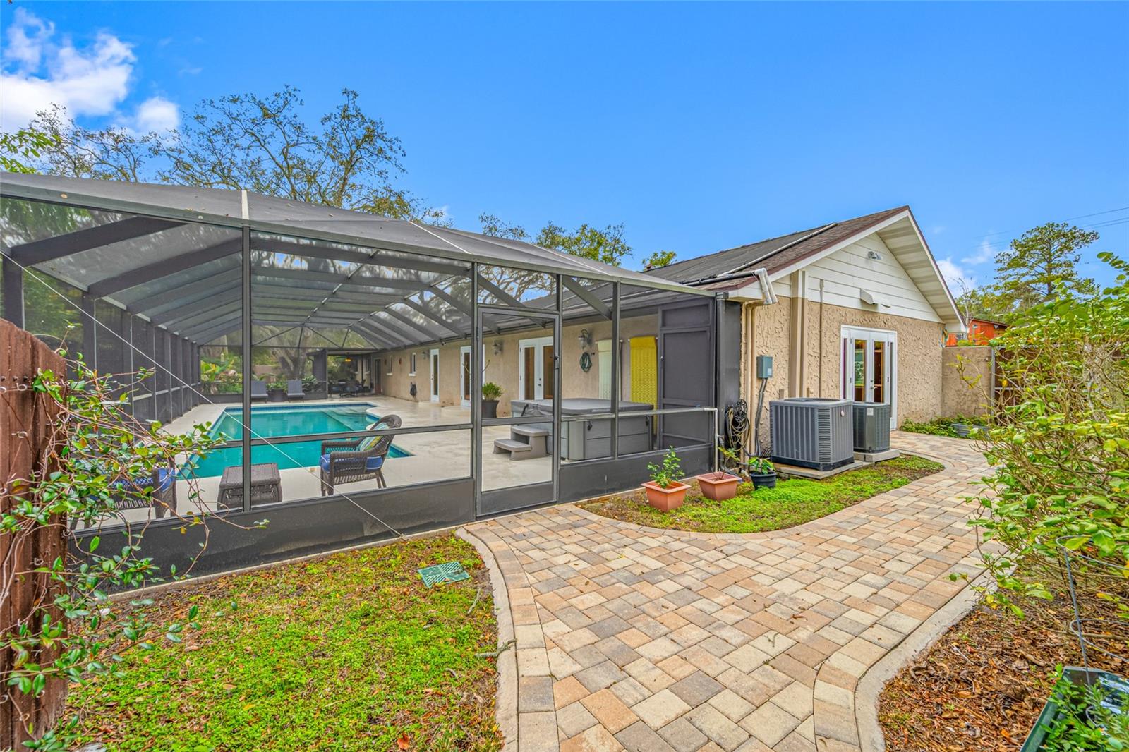 RIVER OAKS SUB - Residential