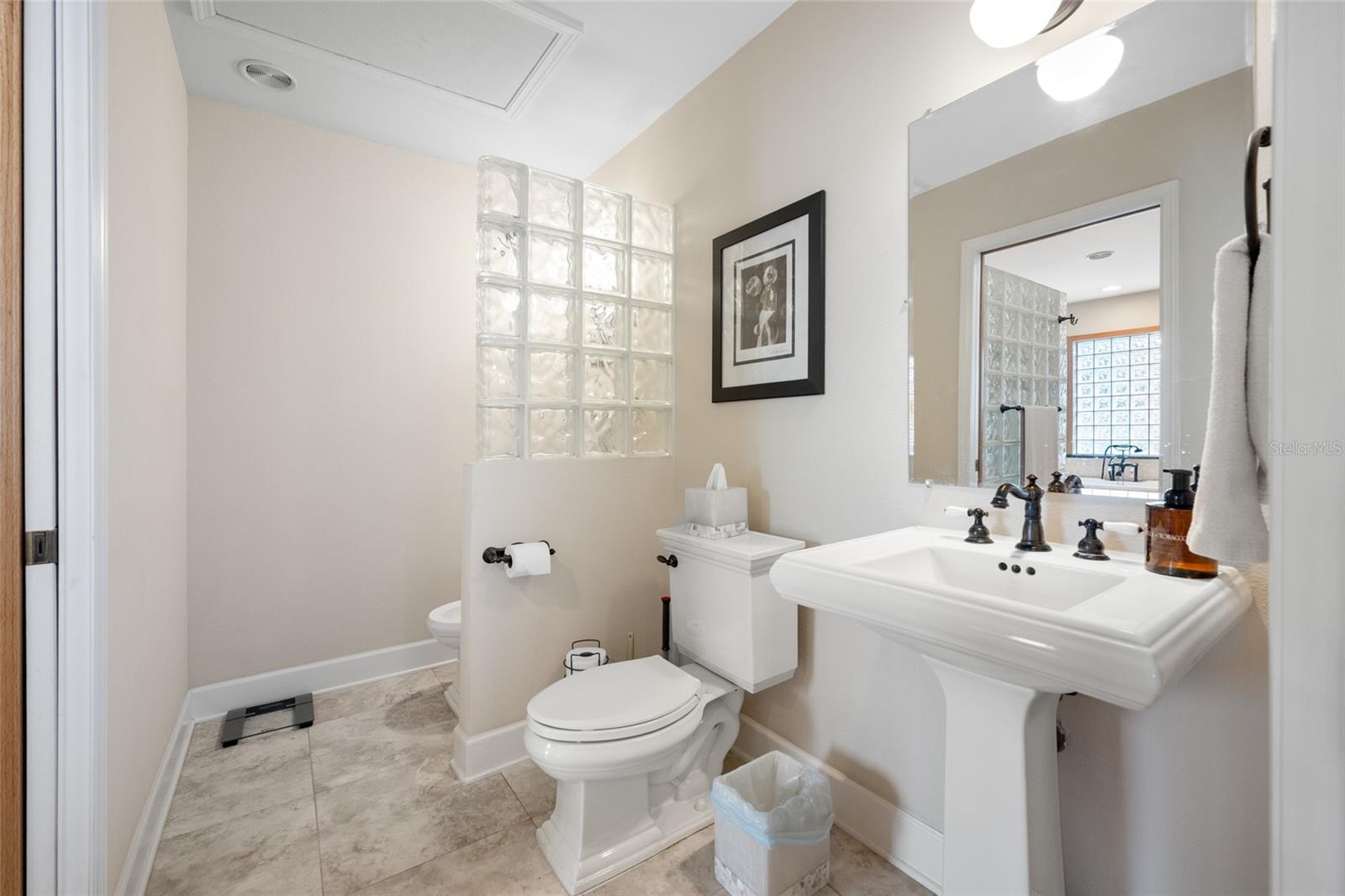 RIVER OAKS SUB - Residential