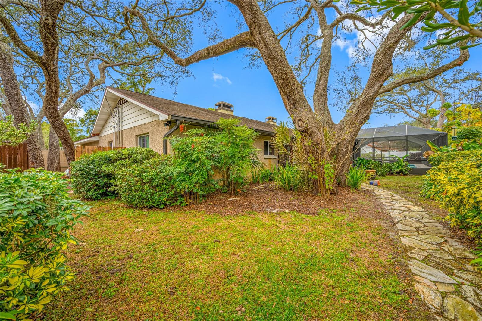 RIVER OAKS SUB - Residential