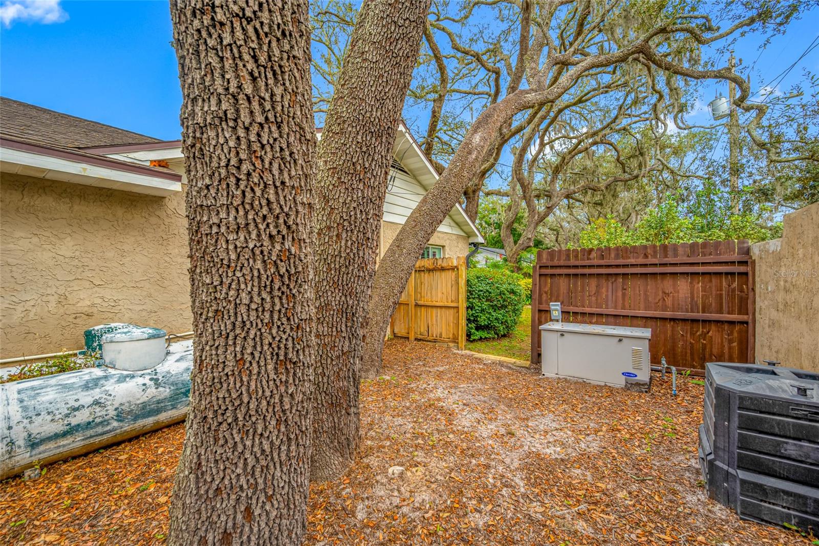 RIVER OAKS SUB - Residential