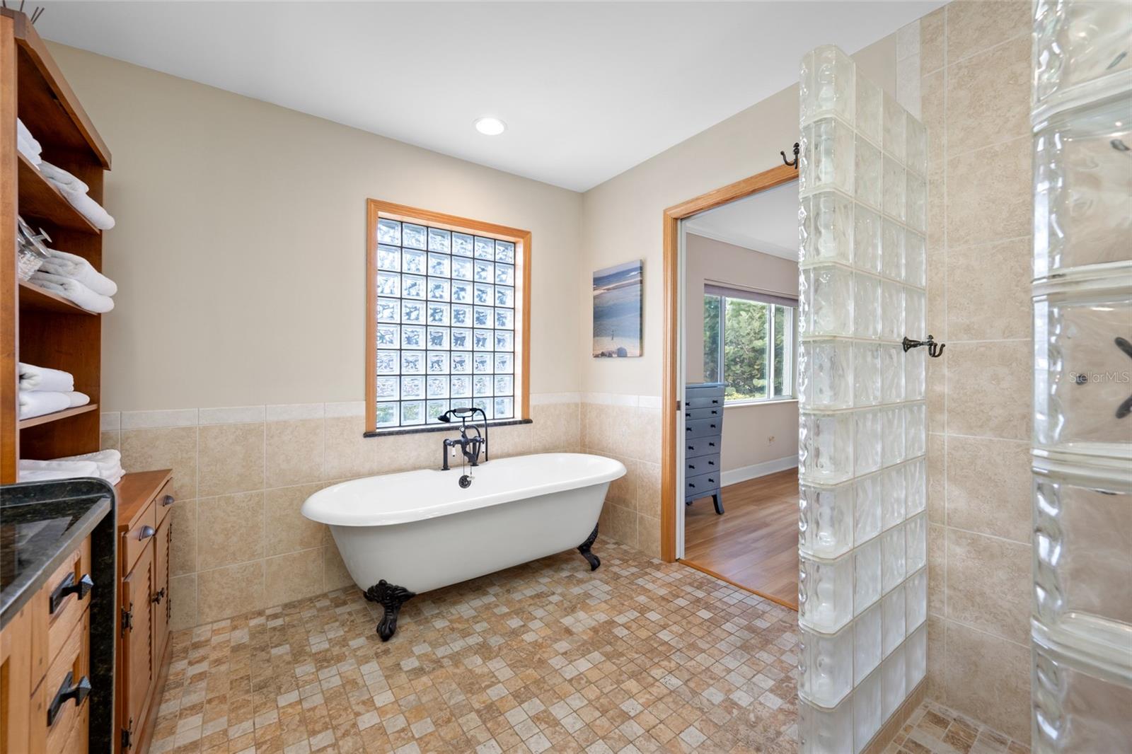 RIVER OAKS SUB - Residential