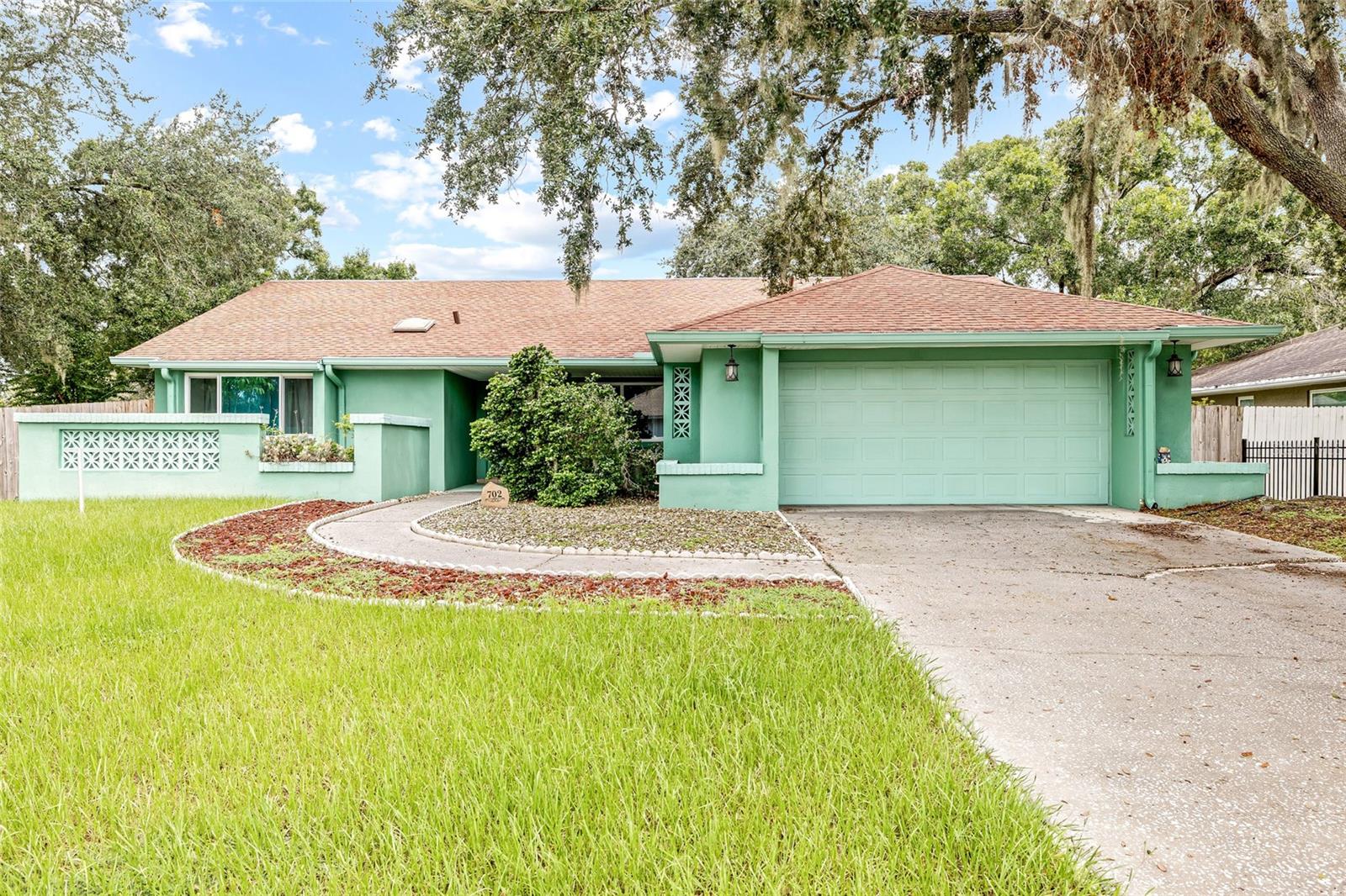 One or more photo(s) has been virtually staged. Just listed in Brandon! This 3 bedroom, 2 bath home sits on a huge corner lot with a private screened-in pool. Nearly .25 acres! With 1,602 square feet of living space, vaulted ceilings, open floor plan, new appliances, energy-efficient paint, and recent updates throughout, it’s perfect for entertaining. The huge fenced in yard is perfect for your dog or kids to have a safe place to play! There is a measured floor plan included in the photos. The location provides easy access to shopping, dining, good schools, and major highways, with quick commutes to downtown Tampa, MacDill Air Force Base, and the Gulf beaches. Really good bones to make this your dream home! Home info list and disclosures available upon request. HOA is optional. Schedule your showing today!