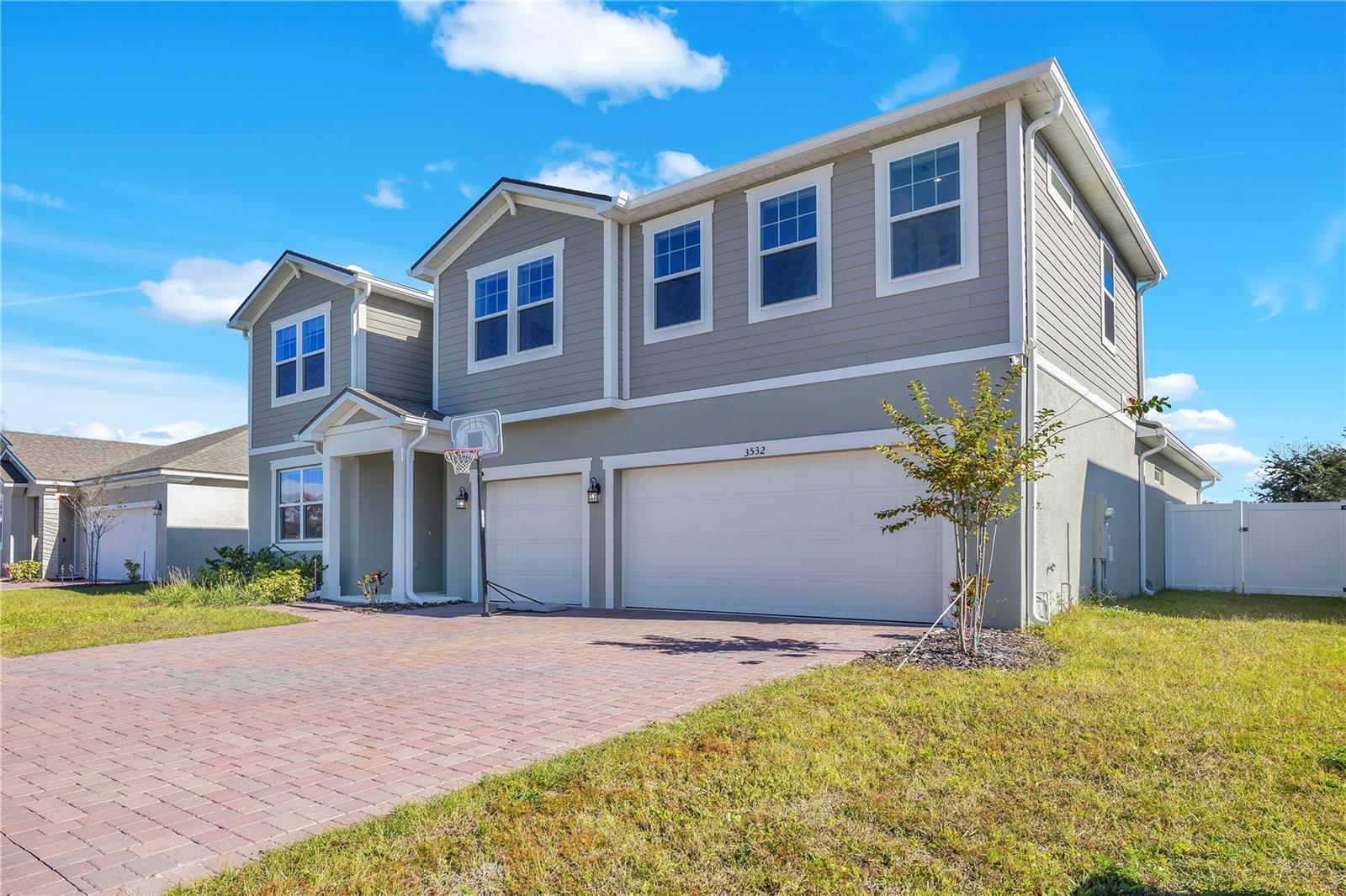 3532 DOUGLAS FIR DRIVE