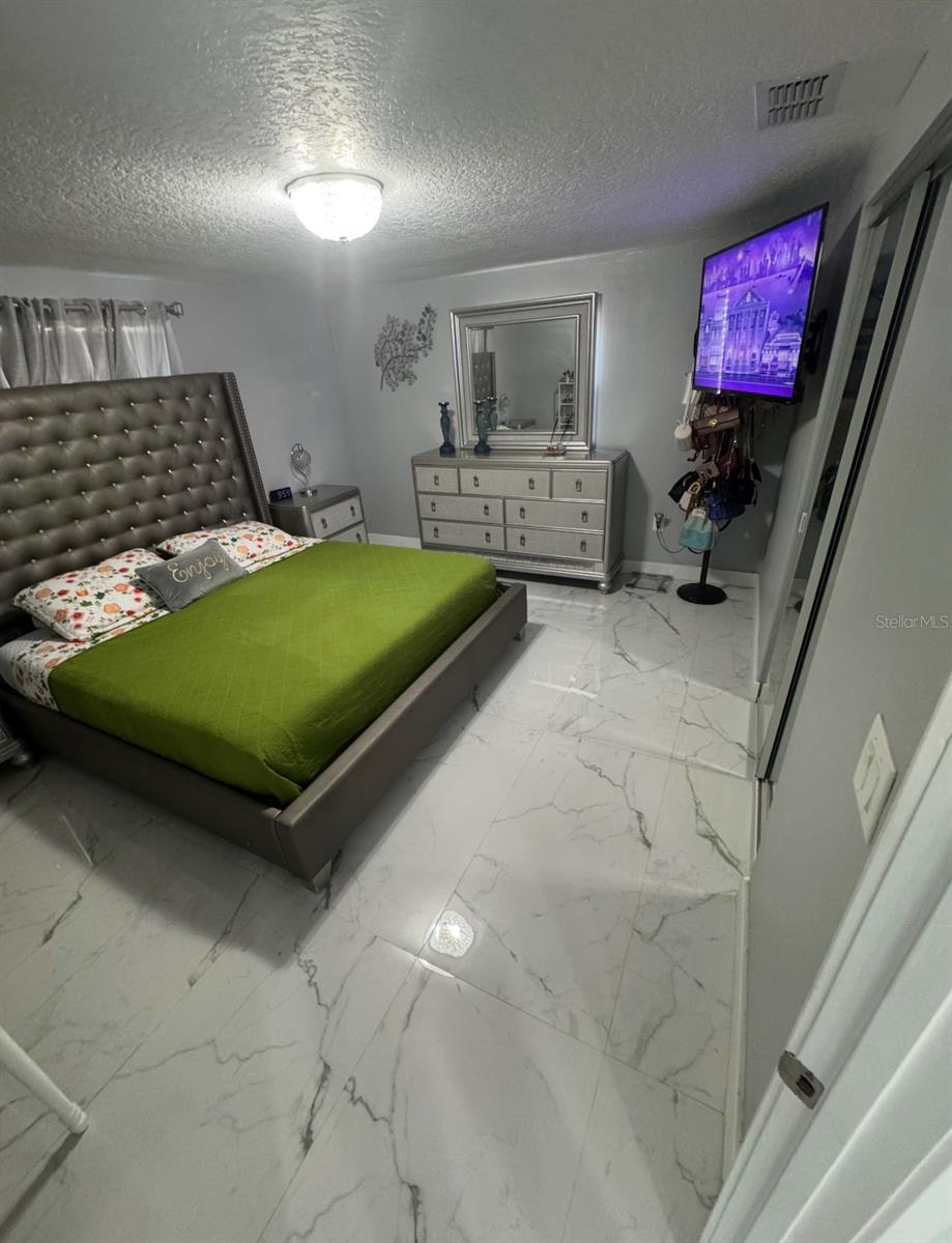 COUNTRY ESTATE 1 - Residential