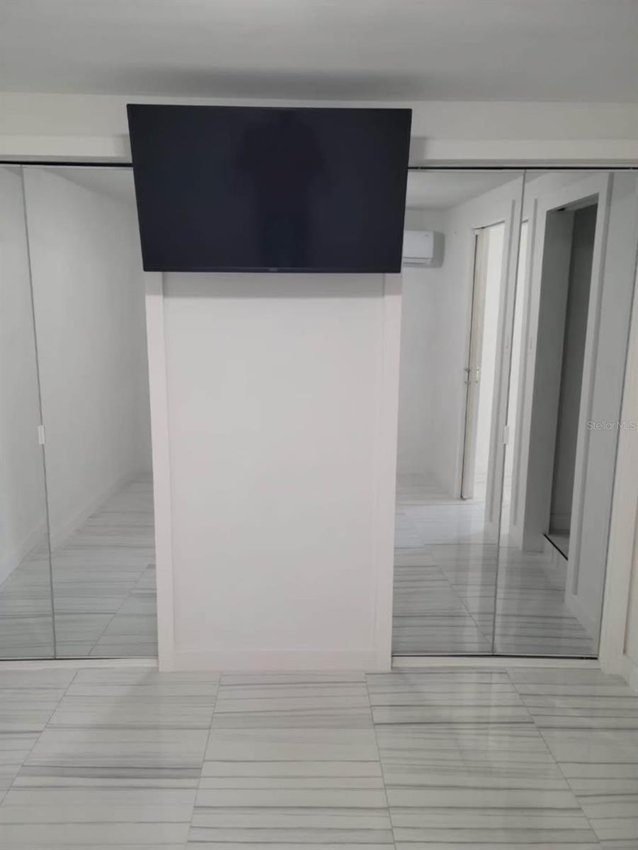 COUNTRY ESTATE 1 - Residential