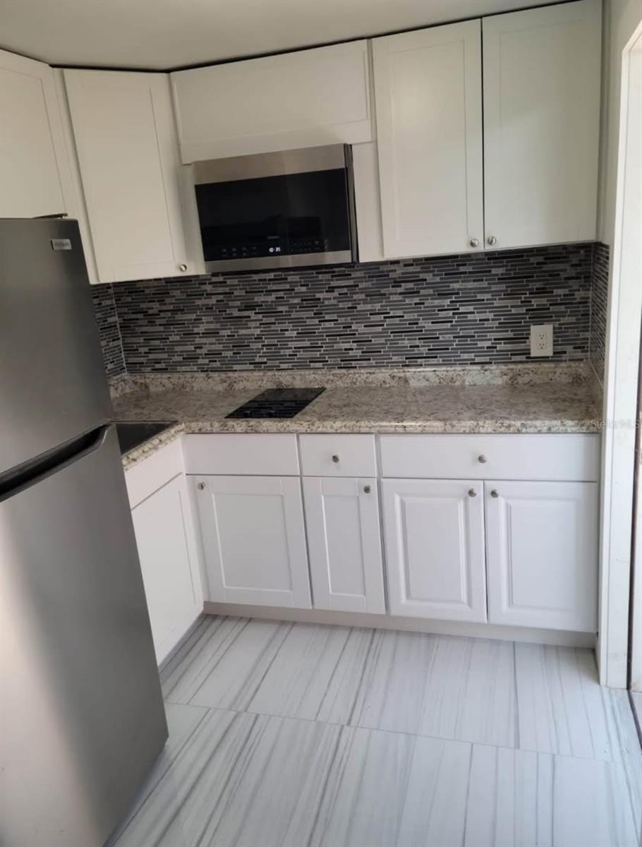 COUNTRY ESTATE 1 - Residential