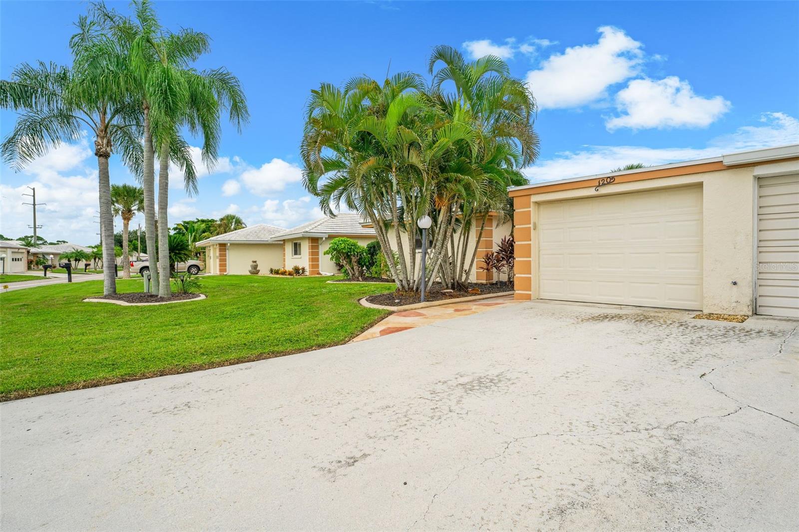 120 VILLA DRIVE 120