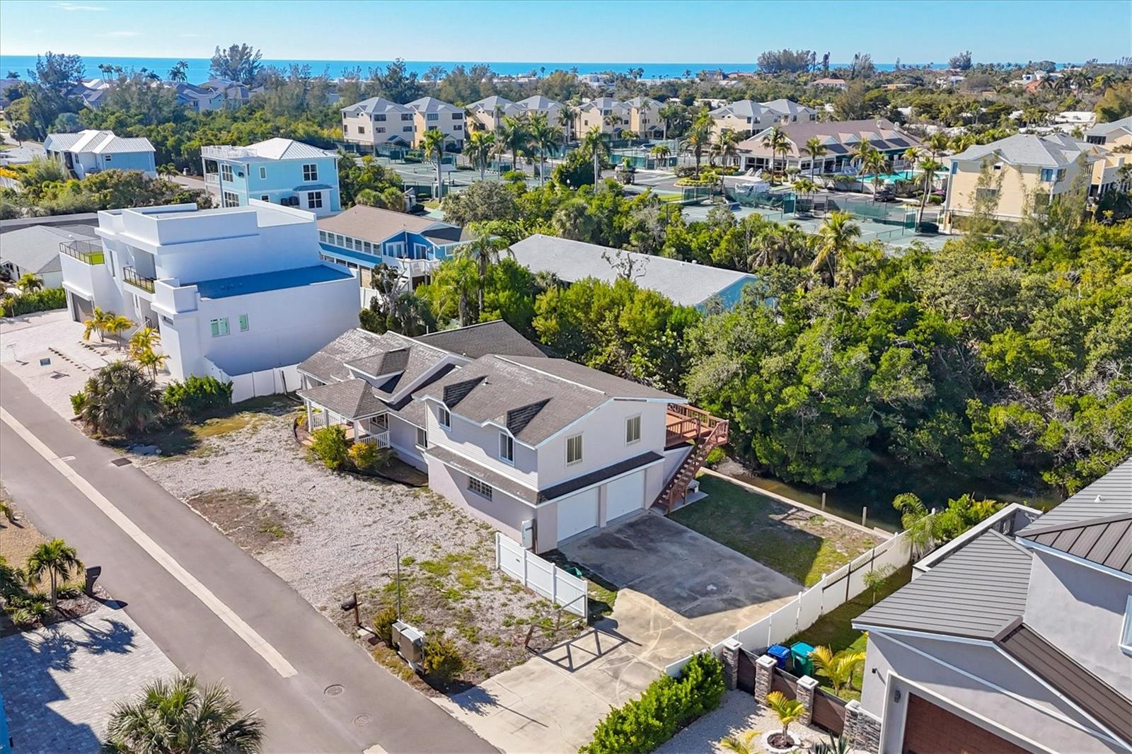 LONGBOAT KEY - Residential