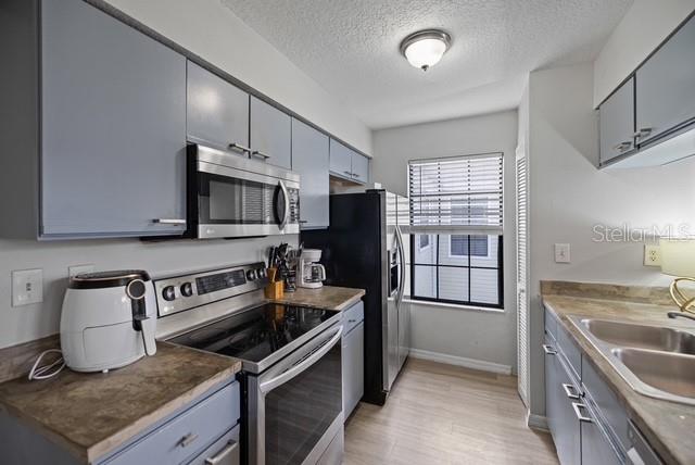 VILLAS AT SHADOW BAY THE - Residential