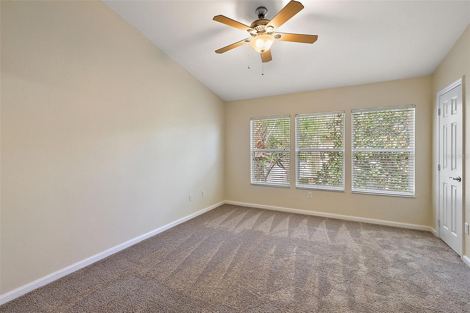 REGENCY OAKS UNIT ONE - Residential