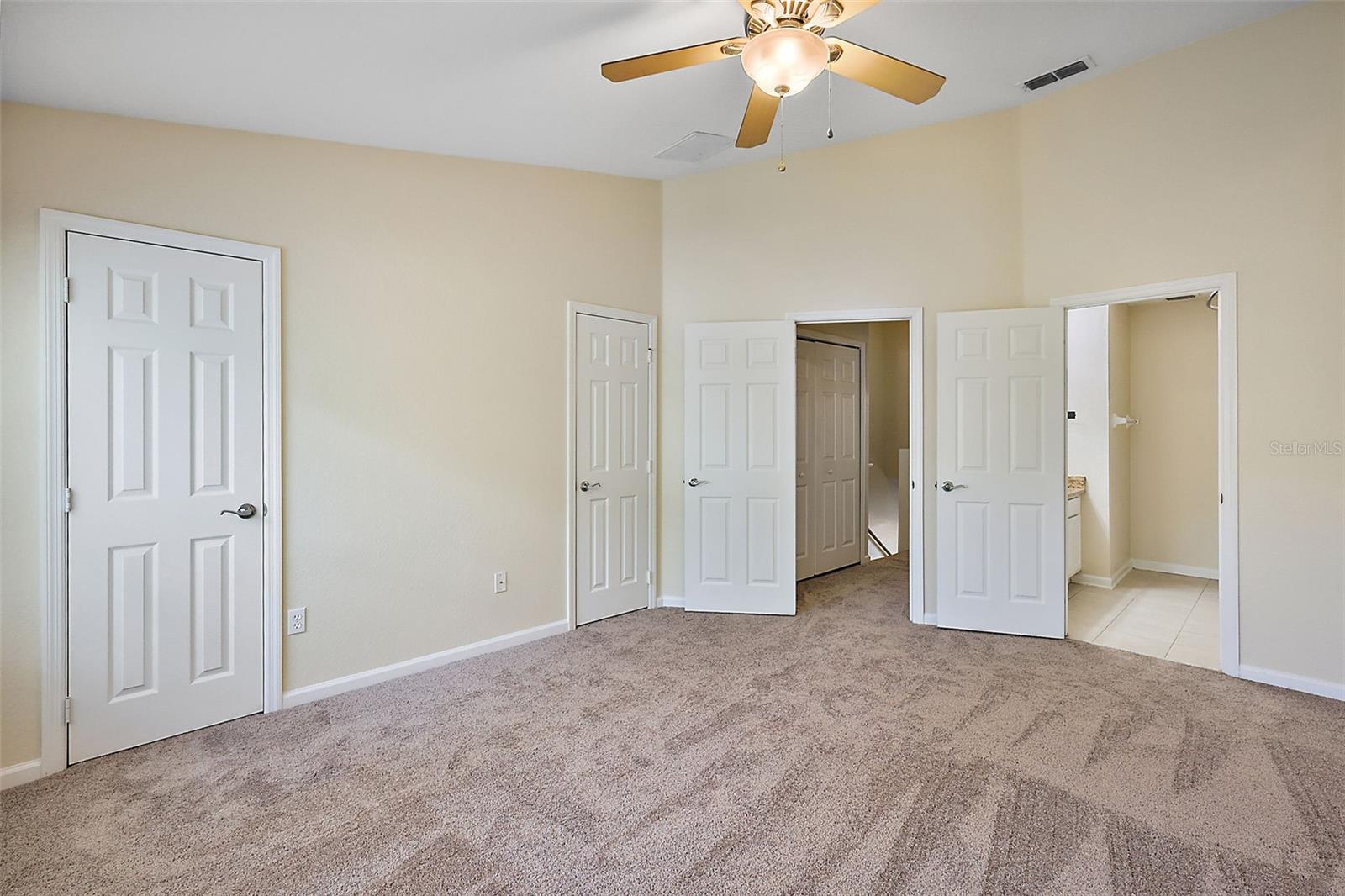 REGENCY OAKS UNIT ONE - Residential