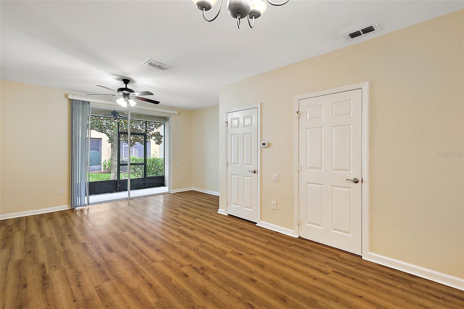 REGENCY OAKS UNIT ONE - Residential