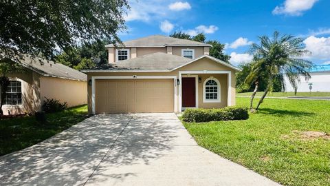 A home in WINTER HAVEN