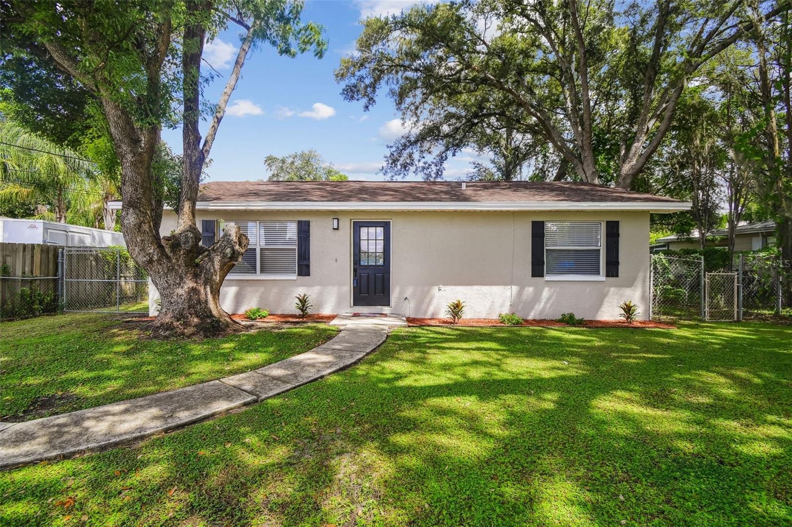 Welcome to 1804 Sammonds Road, a charming 3-bedroom, 1-bathroom block home in the heart of Plant City! This cozy 912 sq. ft. home has been freshly painted inside and out, giving it a bright and inviting feel from the moment you arrive. Updates to the home bring peace of mind, including an updated kitchen, updated bathroom, a new water heater (2024), an updated AC system (2021), and new blinds throughout the house so you can move in and start enjoying your new home right away.
The location couldn’t be better, just minutes from downtown Plant City, where you can enjoy local shops, dining, and community events. Plus, with quick access to I-4, you’ll have an easy commute to both Tampa and Orlando. This home checks all the boxes. Come and see why 1804 Sammonds Road is the perfect place to call home! Call today for a private showing.