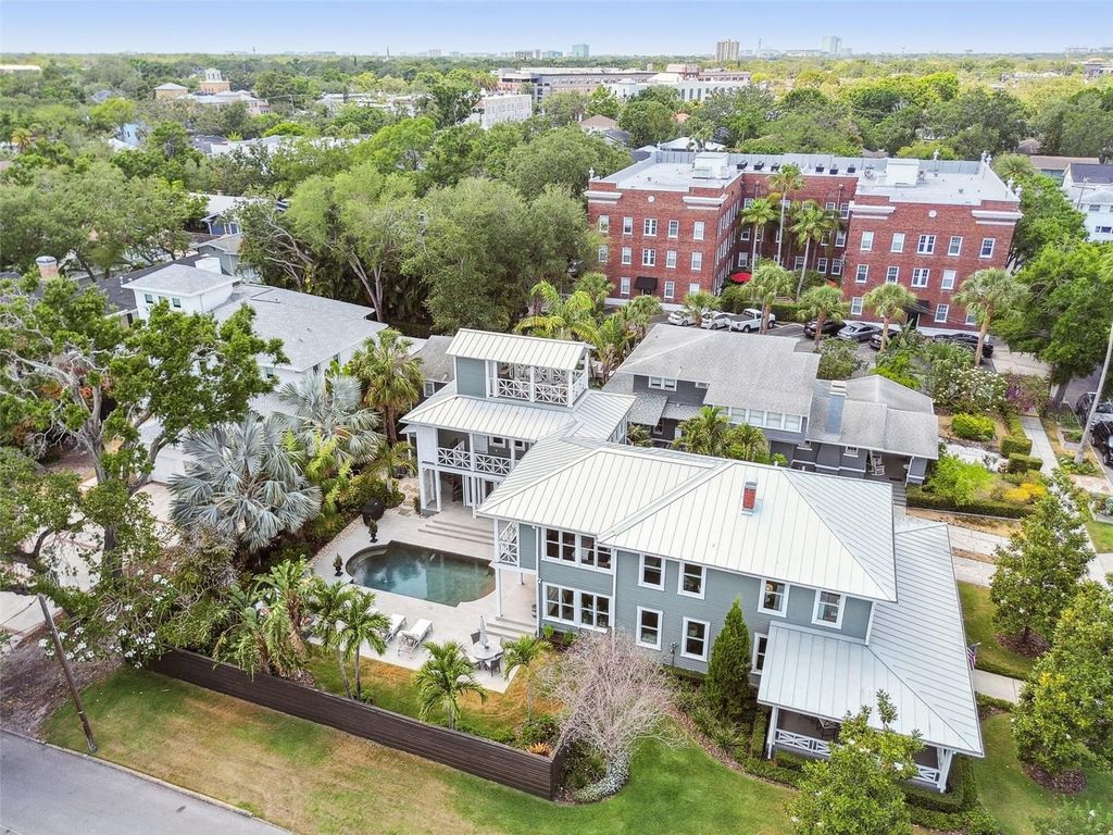 Photo of 1411 S Albany Avenue, Tampa, FL 33606 (MLS # C7525814)